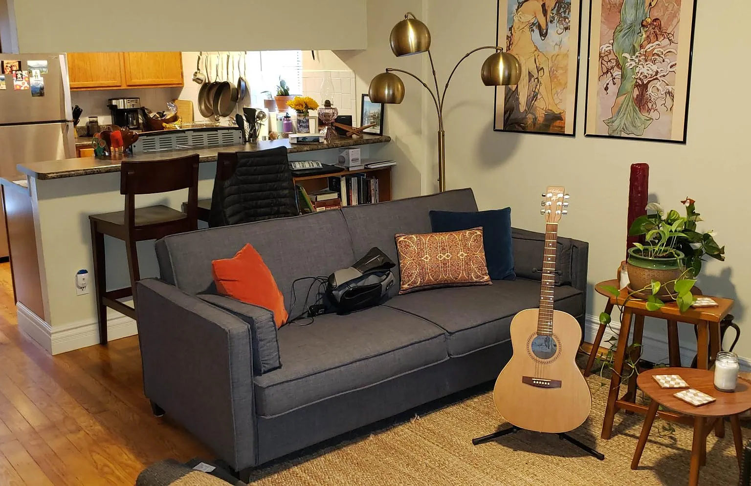 2 bed, 815 sqft, $2,300 — Photo 1