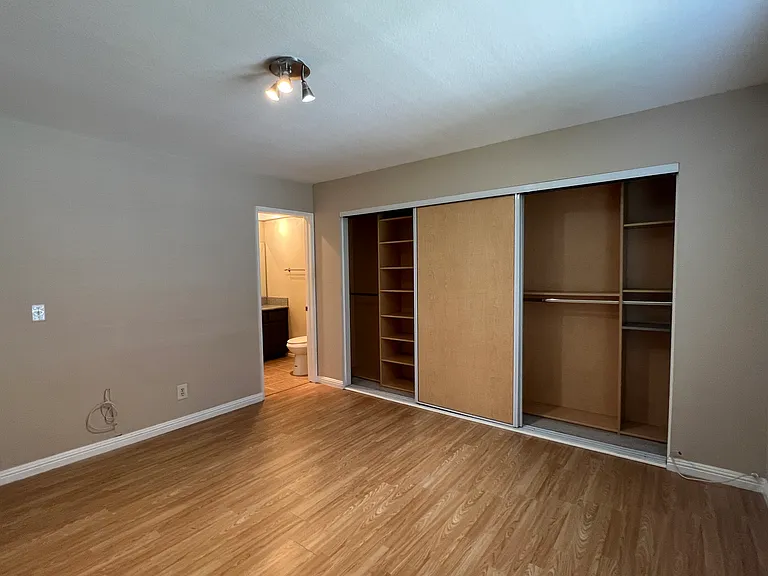 154 N Meridith Ave #9 — Photo 23