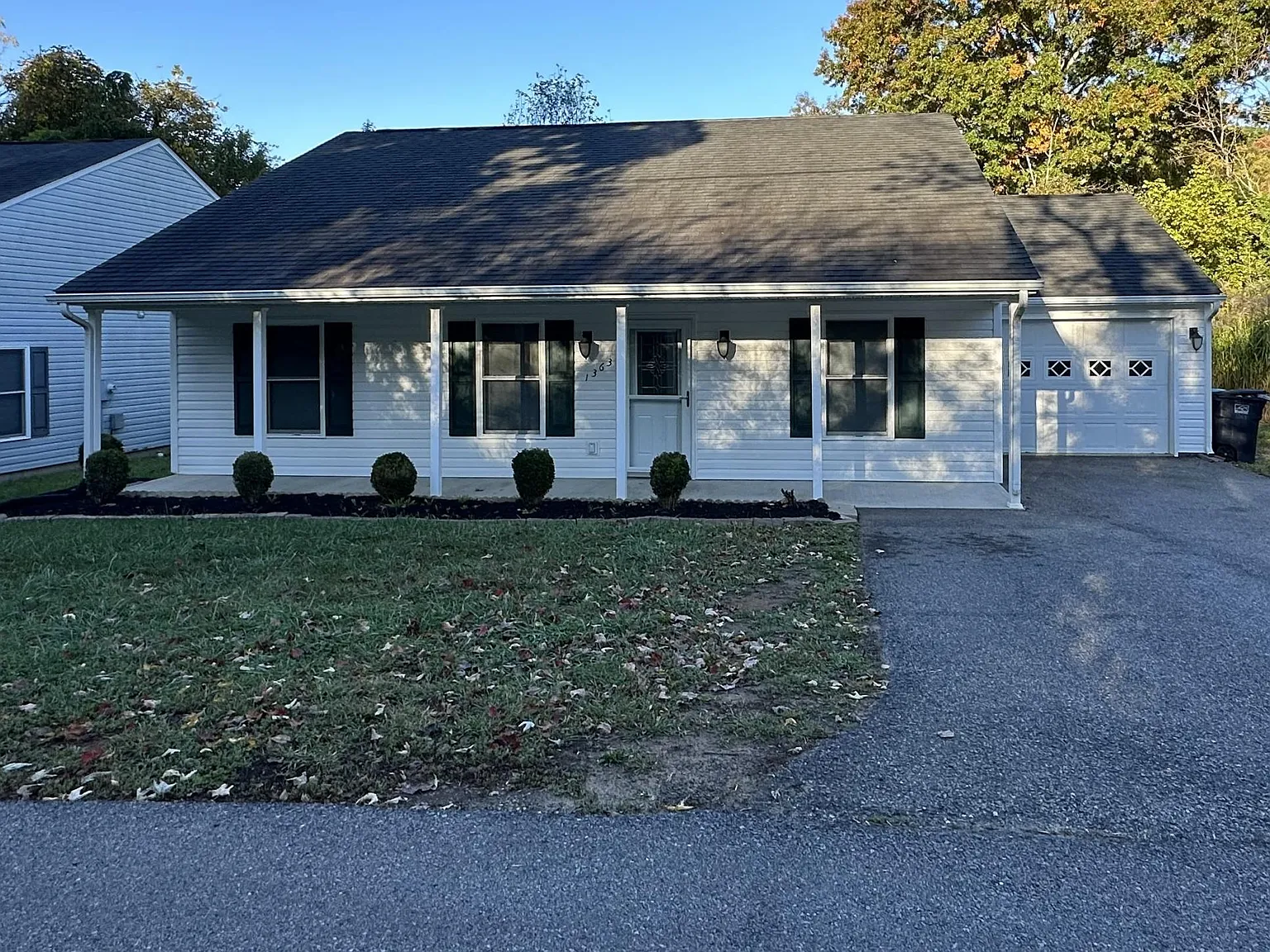 3 bed, 1350 sqft, $1,835 — Photo 2