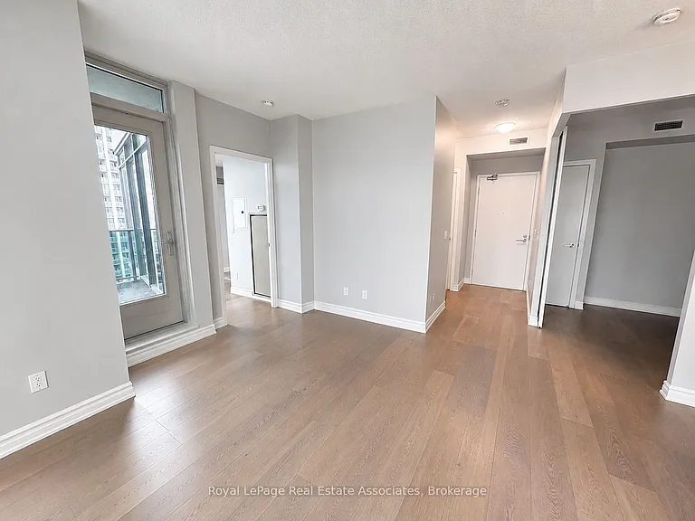 215 Fort York Blvd #2411 — Photo 8
