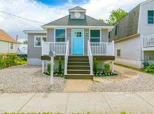 32 Ocean Ave, Middletown, NJ 07748