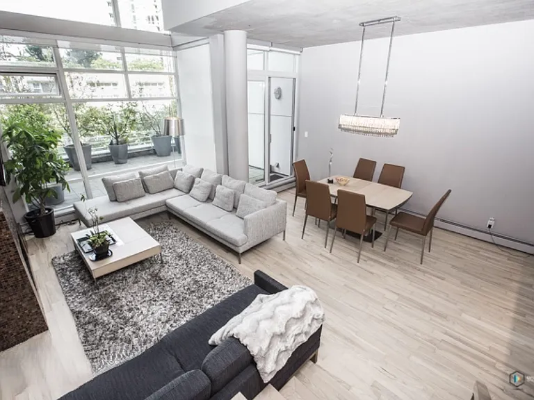 1111 Marinaside Cres #THN — Photo 10