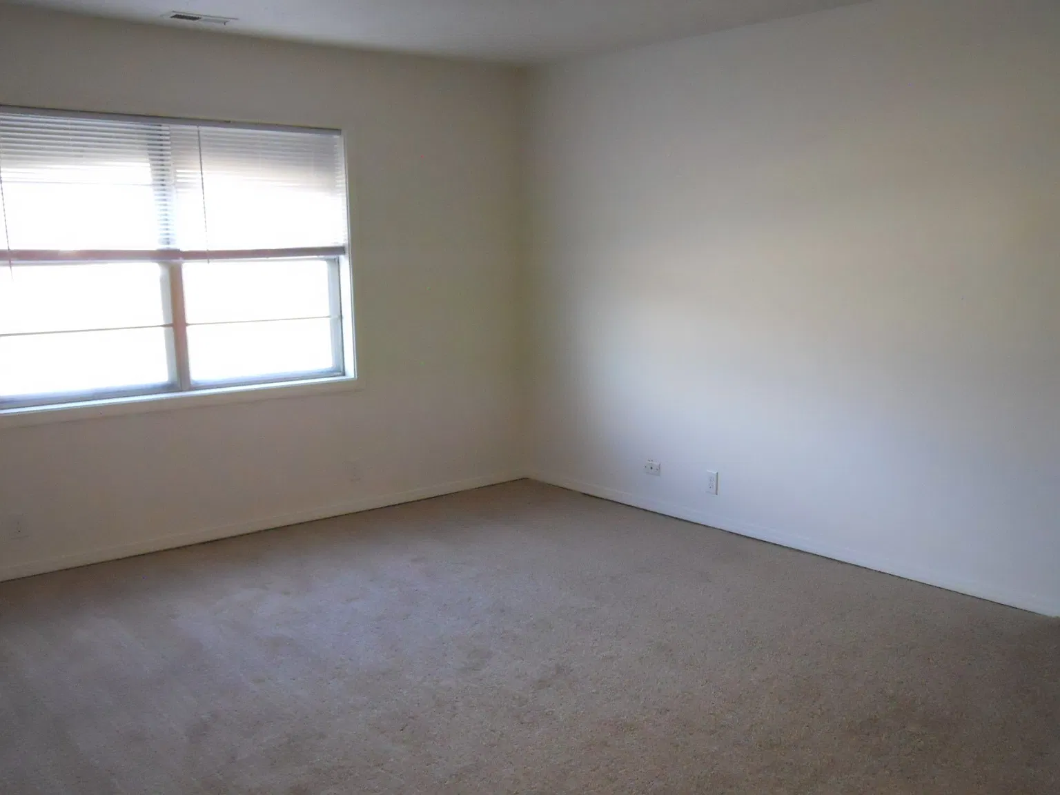 2 bed, 800 sqft, $825 — Photo 2
