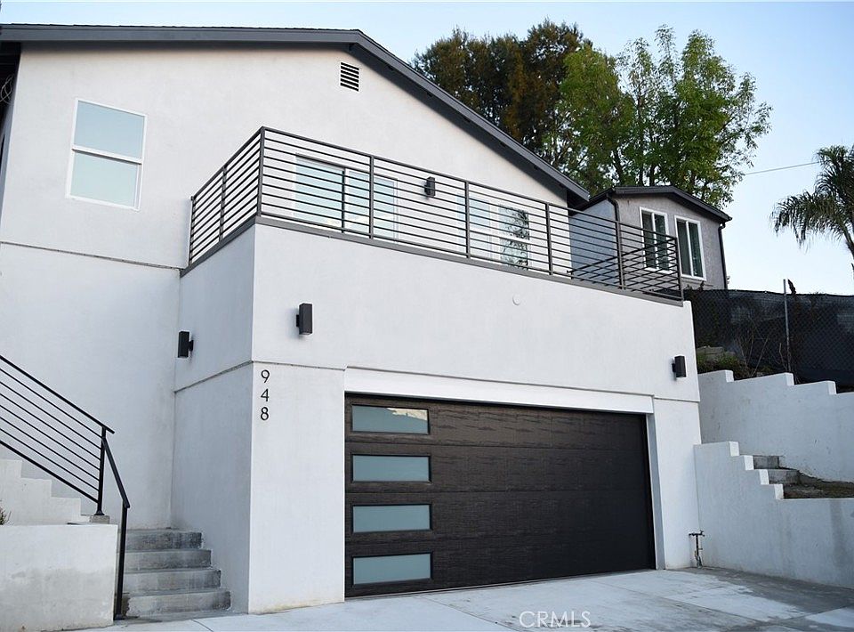 1st image of 948 Geraghty Ave