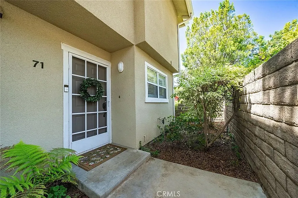 3 bed, 1343 sqft, $3,500 — Photo 2