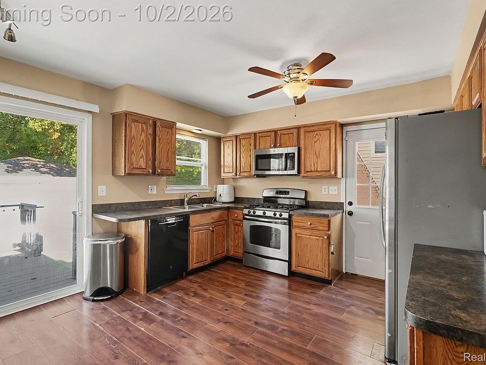 24055 Manila St, photo 7