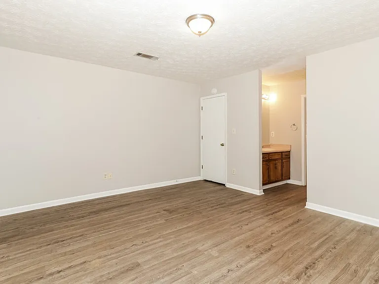 202 Northbridge Dr — Photo 10