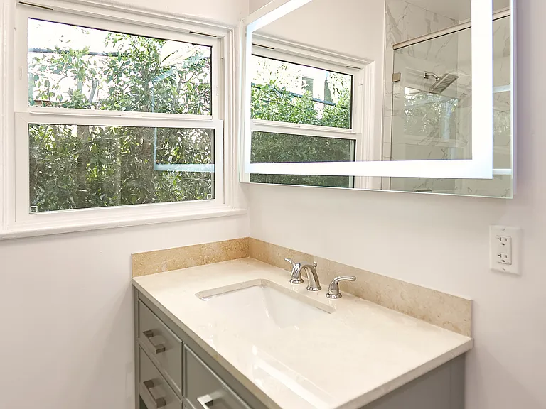 1038 N Crescent Heights Blvd #B — Photo 7