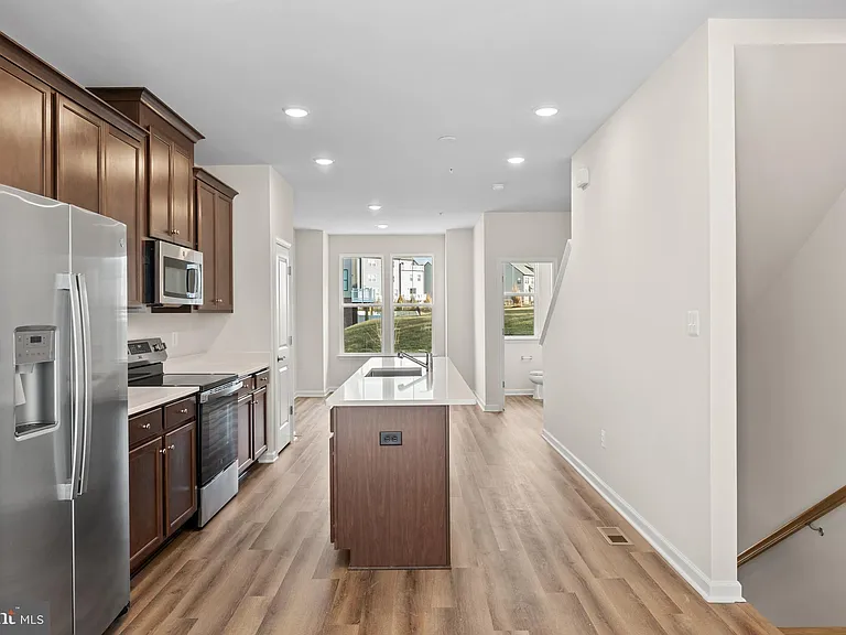 6045 Soho Way — Photo 7