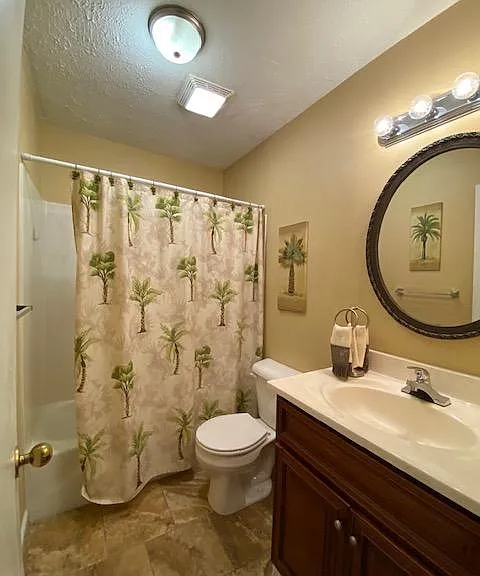 220 Pearson St — Photo 10