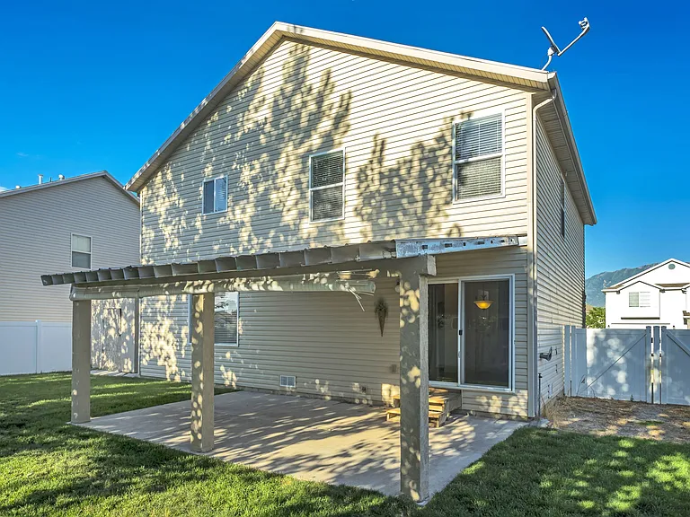 362 S 1230 W — Photo 17