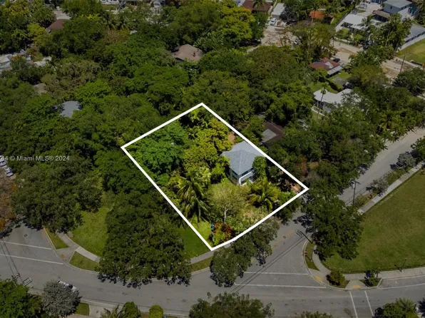 845 NW 7th St, Miami, FL 33136