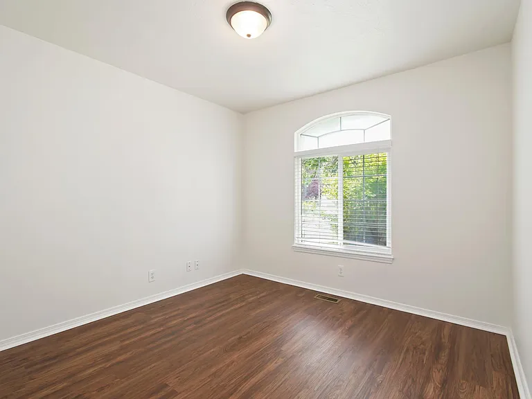 3007 Manchester Dr — Photo 16