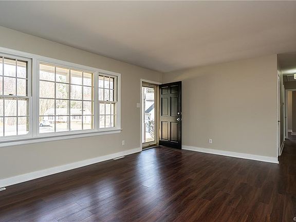 4th image of 7493 Delkin Cir