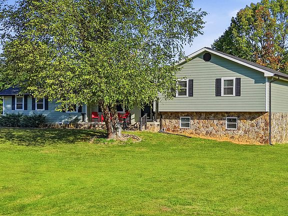 3rd image of 402 Yates Springs Rd
