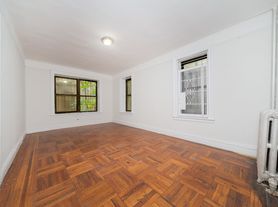 56 Bennett Ave