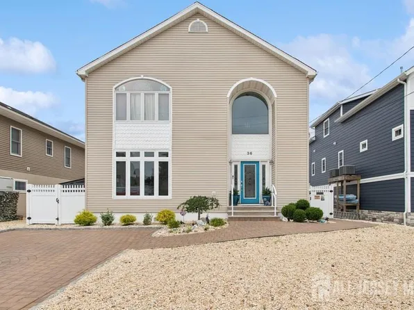 36 Lagoon Dr E, Toms River, NJ 08753