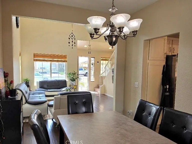 1650 Ravenswood Rd — Photo 3