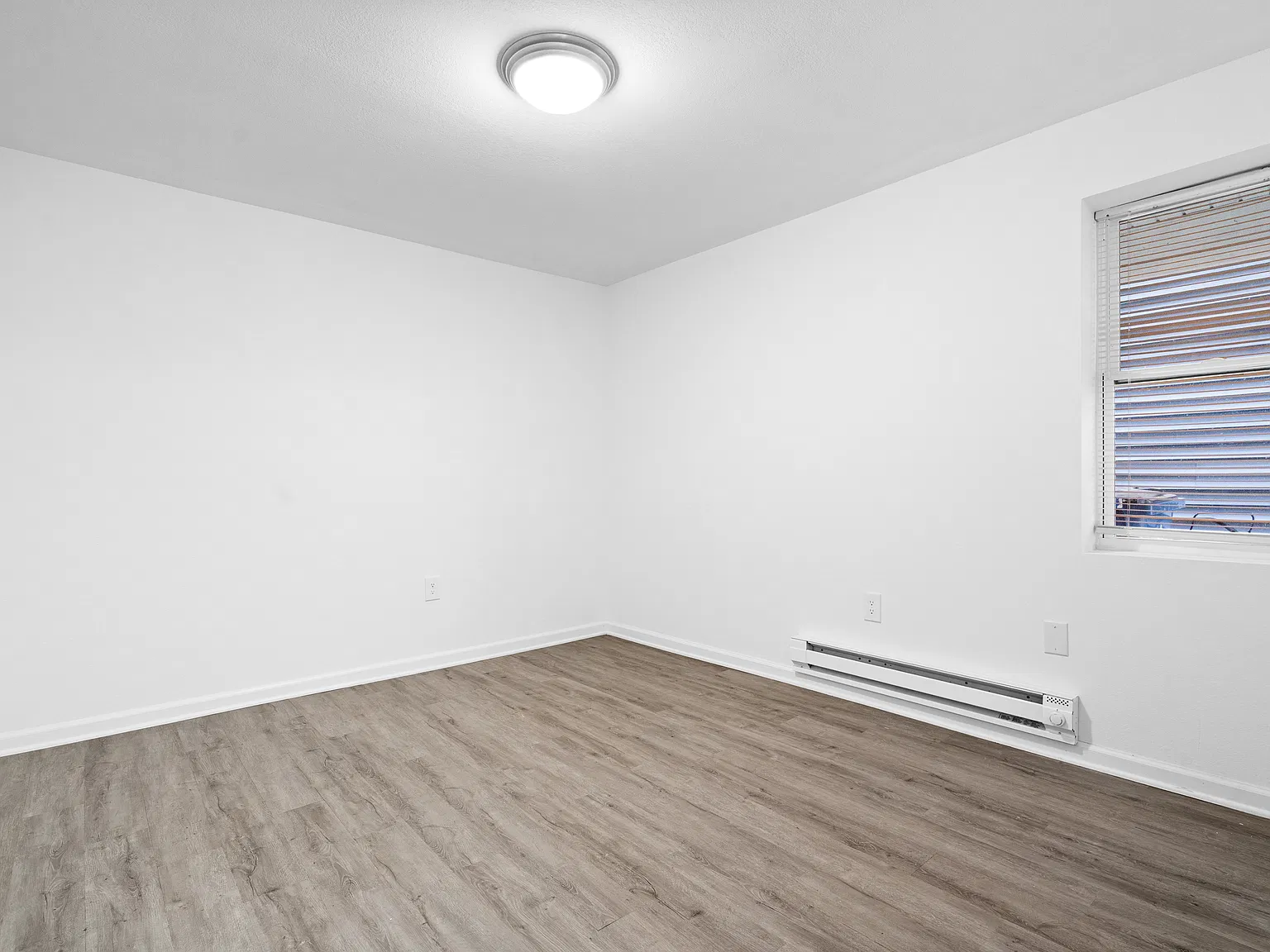 2 bed, 823 sqft, $900 — Photo 4