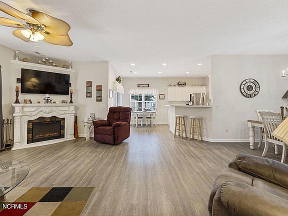 4th image of 3718 Habberline St