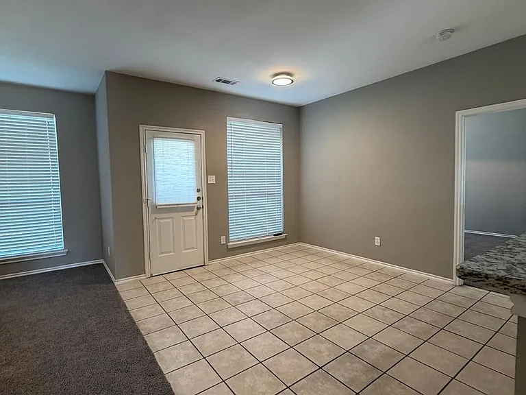 9524 Navarro St — Photo 14