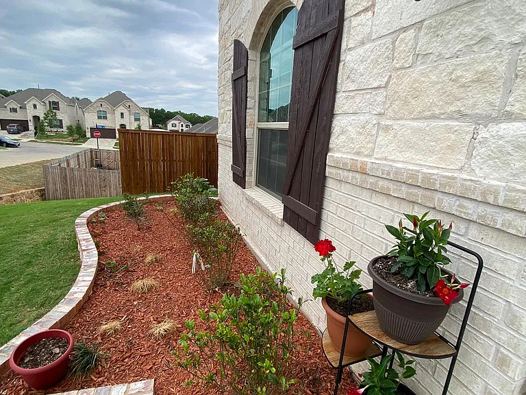 901 Coyote Dr — Photo 4