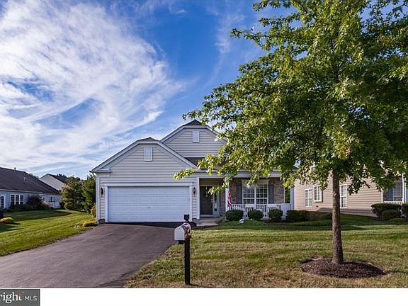 2nd image of 102 Petunia Dr