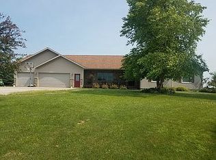 9532 State Road 80, Livingston, WI 53554