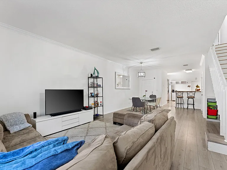 2264 Salerno Cir — Photo 10