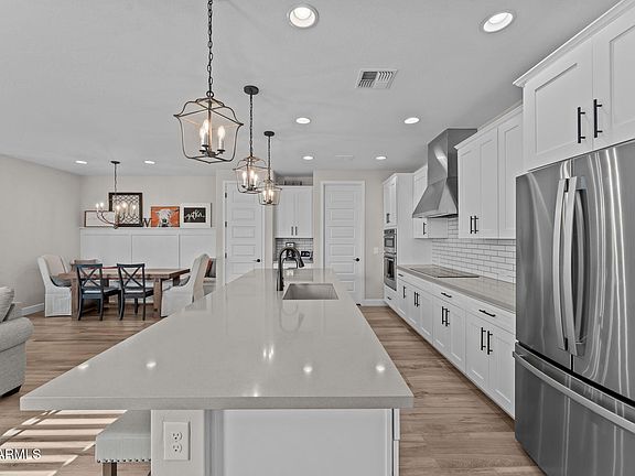 3rd image of 4101 DESERT MOON Drive