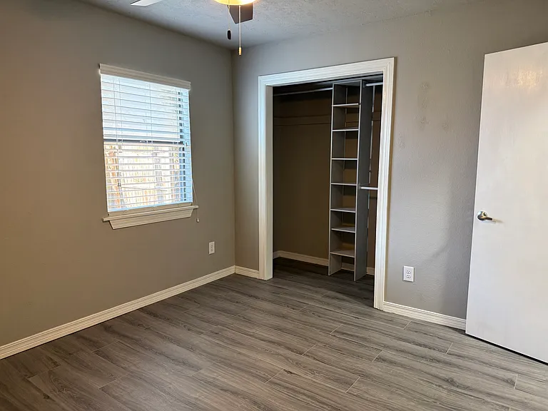 1008 S Lowry St — Photo 8