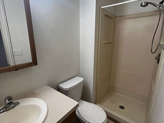 4th image of 322 E Whitman St APT 2