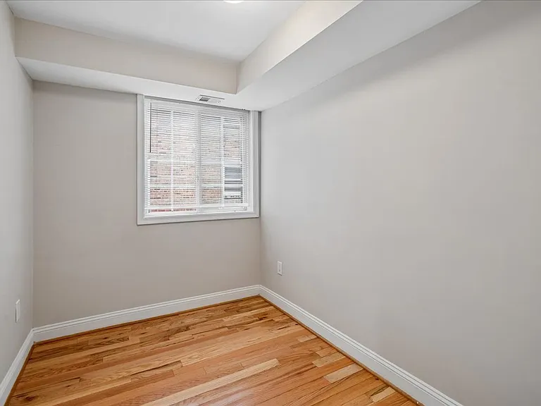 1616 27th St SE — Photo 36