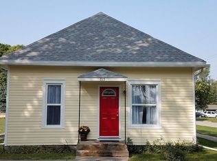 715 6th St, Aurora, NE 68818