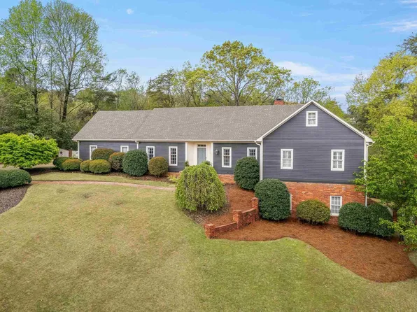 1205 Branchwater Ln, Vestavia, AL 35216