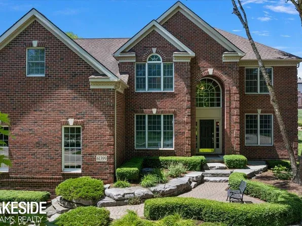 61399 Beacon Hill Dr, Washington, MI 48094