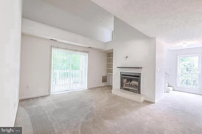 2 bed, 2.0 bath, 1205 sqft, $2,300 — Photo 3