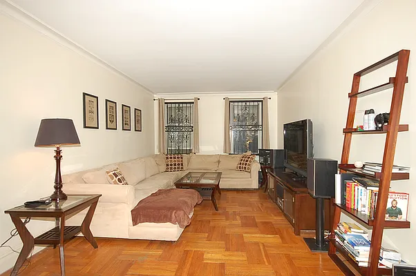 Sold by Green Line Realty | media 3