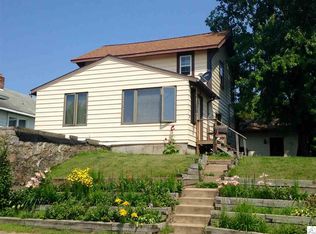 310 3rd St NW, Chisholm, MN 55719