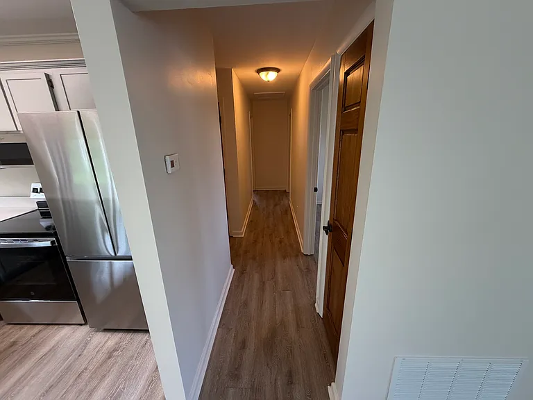 611 Indiana Ave — Photo 8