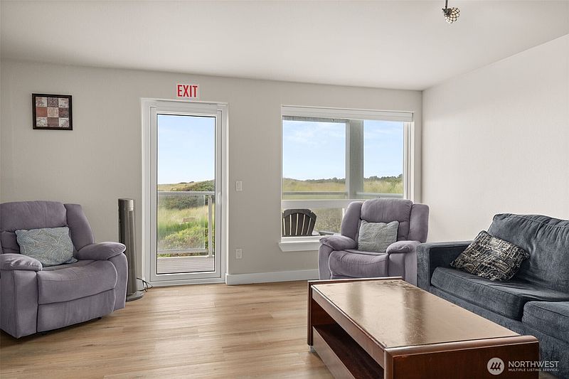 3rd image of 1600 W Ocean Avenue #925