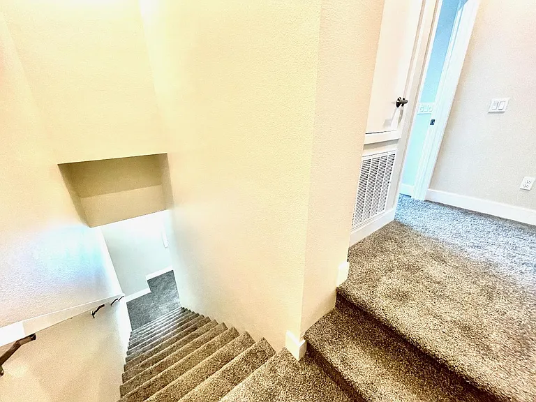 1692 Enterprise Dr — Photo 61