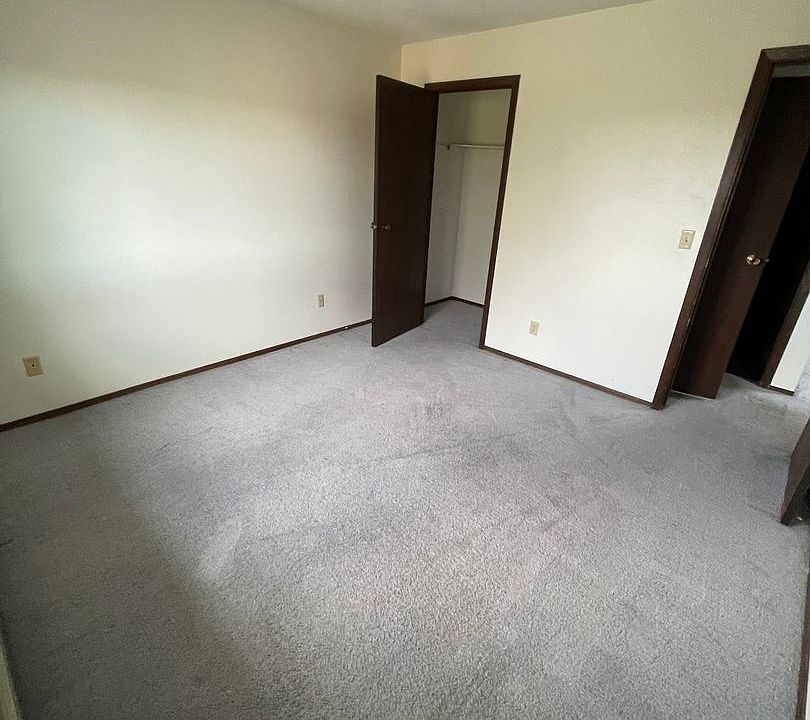 2nd image of 1508 1st Ave NW #4