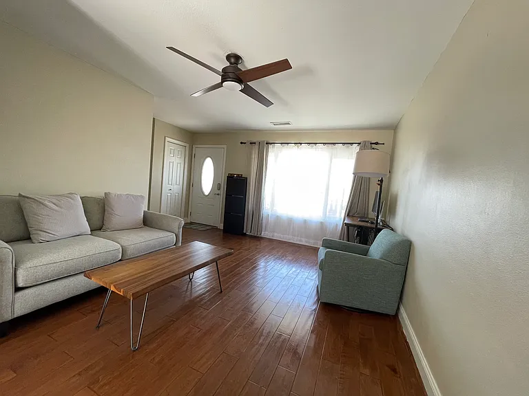 8221 Valdosta Ave — Photo 18