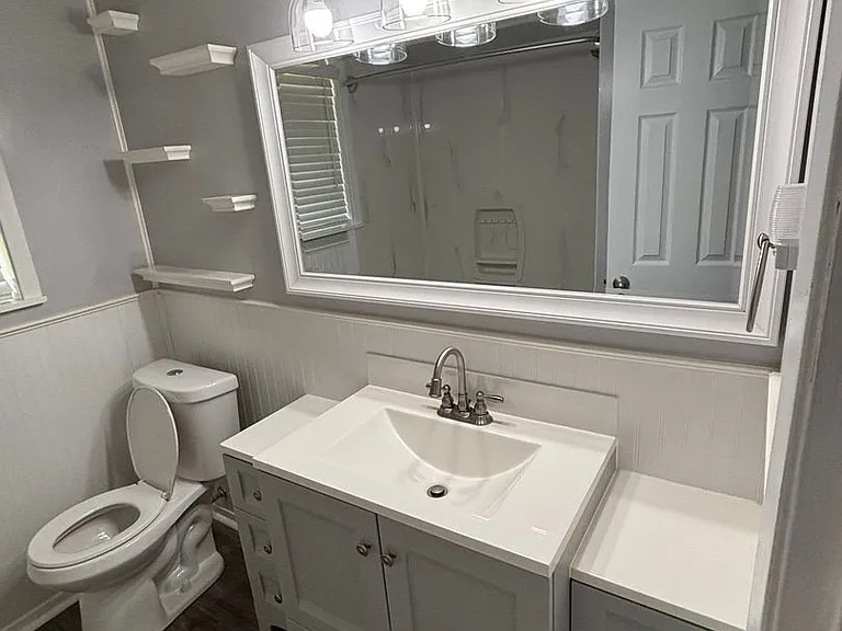 403 Polly St — Photo 9