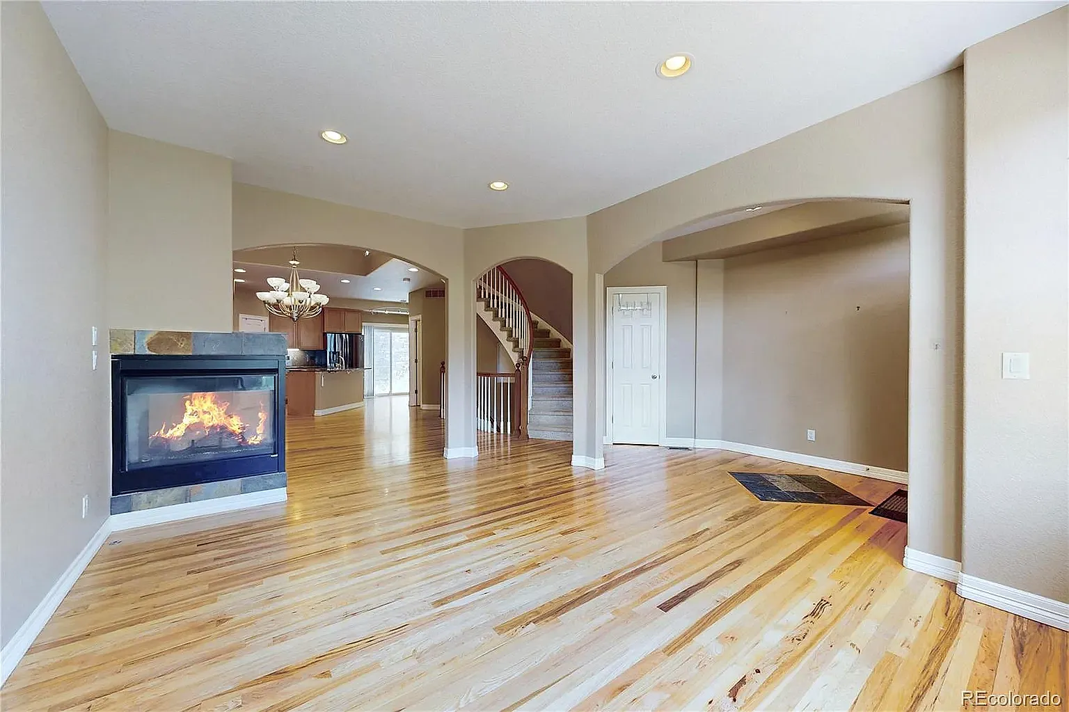 3 bed, 2283 sqft, $2,700 — Photo 3