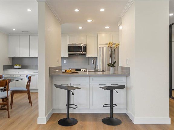 4th image of 26937 Hayward Blvd APT 343