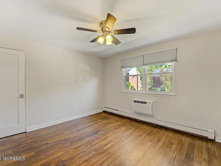 46 Manor Dr #401 — Photo 11