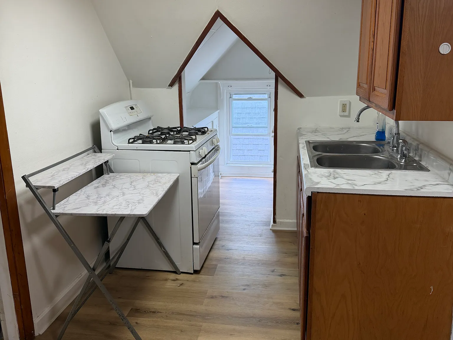 1 bed, 800 sqft, $795 — Photo 2