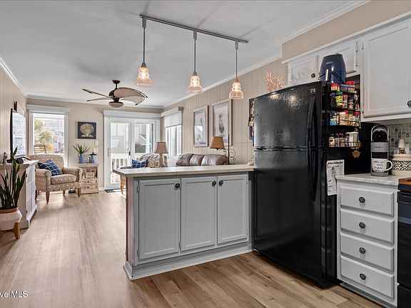 3rd image of 301 Commerce Way #153